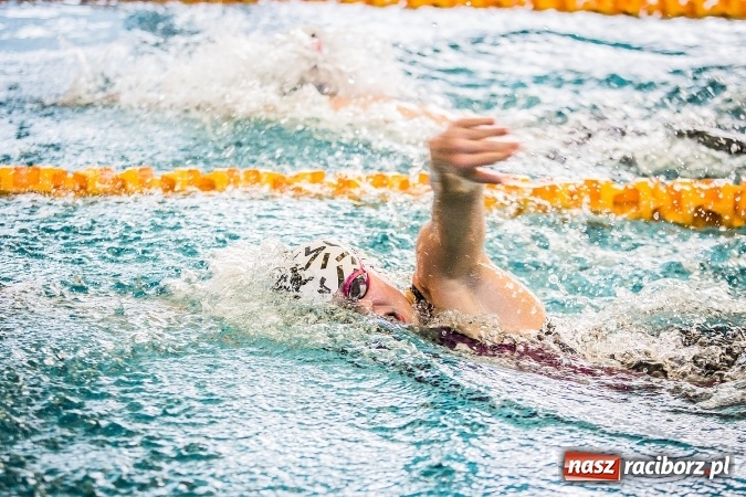 Zdjęcie w galerii na portalu naszraciborz.pl: Ze Śląska na Olimpijskie Areny - młodzi pływacy rywalizowali na pływalni SMS-u  wiadomości z regionu