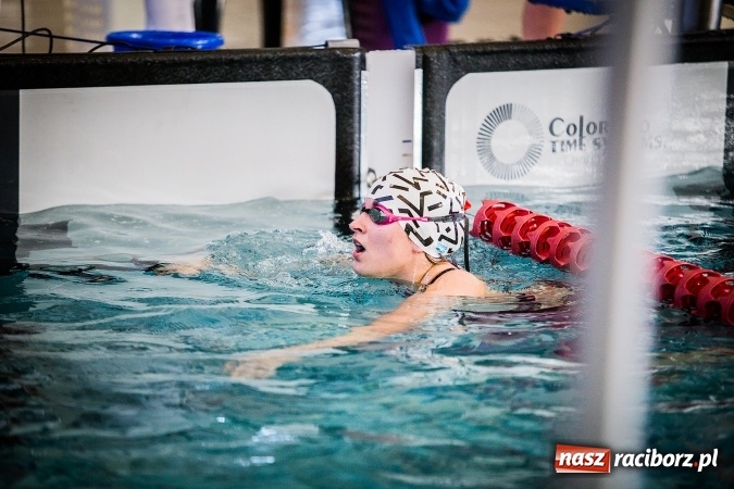 Zdjęcie w galerii na portalu naszraciborz.pl: Ze Śląska na Olimpijskie Areny - młodzi pływacy rywalizowali na pływalni SMS-u  wiadomości z regionu