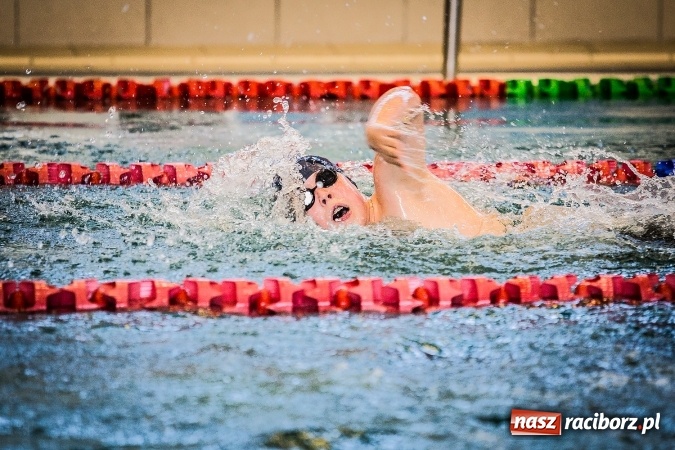 Zdjęcie w galerii na portalu naszraciborz.pl: Ze Śląska na Olimpijskie Areny - młodzi pływacy rywalizowali na pływalni SMS-u  wiadomości z regionu