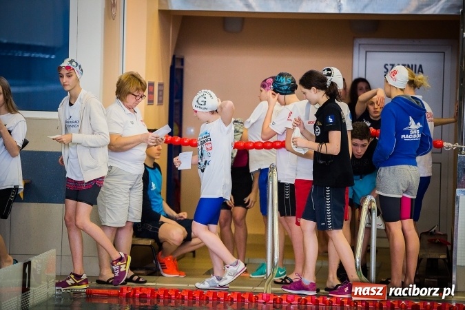 Zdjęcie w galerii na portalu naszraciborz.pl: Ze Śląska na Olimpijskie Areny - młodzi pływacy rywalizowali na pływalni SMS-u  wiadomości z regionu