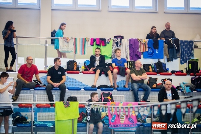 Zdjęcie w galerii na portalu naszraciborz.pl: Ze Śląska na Olimpijskie Areny - młodzi pływacy rywalizowali na pływalni SMS-u  wiadomości z regionu