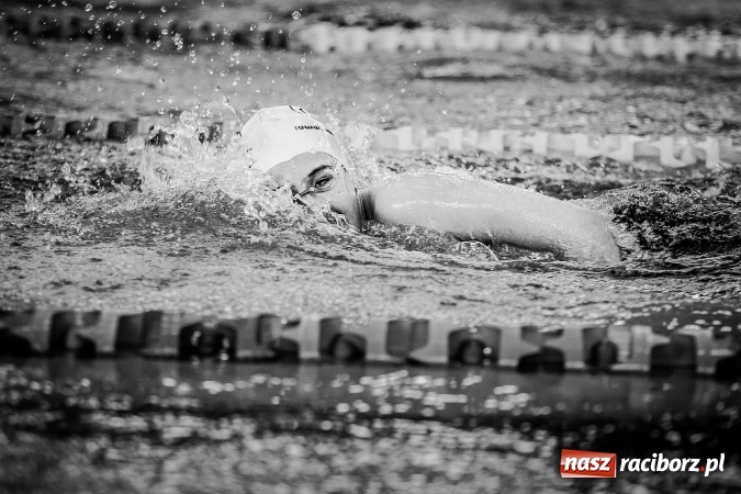 Zdjęcie w galerii na portalu naszraciborz.pl: Ze Śląska na Olimpijskie Areny - młodzi pływacy rywalizowali na pływalni SMS-u  wiadomości z regionu