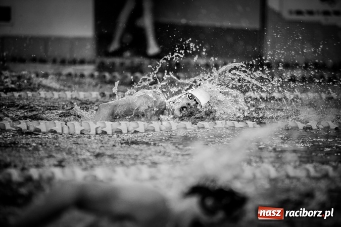 Zdjęcie w galerii na portalu naszraciborz.pl: Ze Śląska na Olimpijskie Areny - młodzi pływacy rywalizowali na pływalni SMS-u  wiadomości z regionu