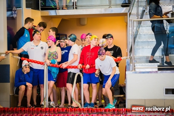 Zdjęcie w galerii na portalu naszraciborz.pl: Ze Śląska na Olimpijskie Areny - młodzi pływacy rywalizowali na pływalni SMS-u  wiadomości z regionu
