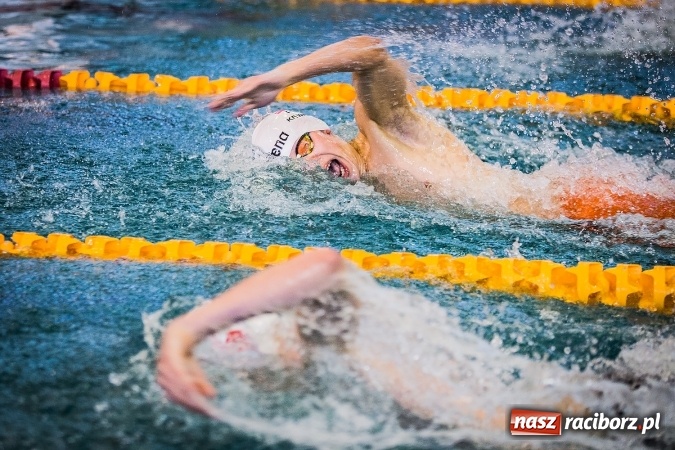 Zdjęcie w galerii na portalu naszraciborz.pl: Ze Śląska na Olimpijskie Areny - młodzi pływacy rywalizowali na pływalni SMS-u  wiadomości z regionu