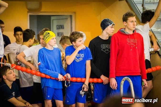 Zdjęcie w galerii na portalu naszraciborz.pl: Ze Śląska na Olimpijskie Areny - młodzi pływacy rywalizowali na pływalni SMS-u  wiadomości z regionu