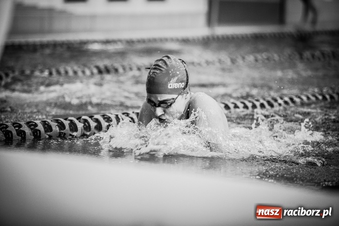Zdjęcie w galerii na portalu naszraciborz.pl: Ze Śląska na Olimpijskie Areny - młodzi pływacy rywalizowali na pływalni SMS-u  wiadomości z regionu