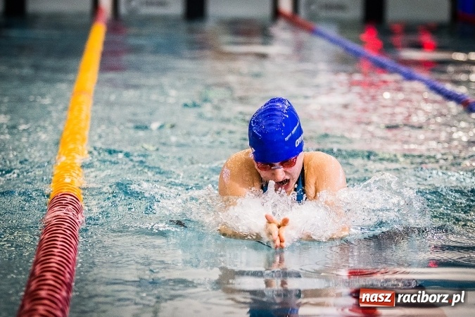 Zdjęcie w galerii na portalu naszraciborz.pl: Ze Śląska na Olimpijskie Areny - młodzi pływacy rywalizowali na pływalni SMS-u  wiadomości z regionu