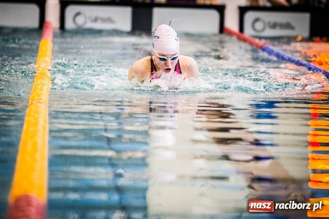 Zdjęcie w galerii na portalu naszraciborz.pl: Ze Śląska na Olimpijskie Areny - młodzi pływacy rywalizowali na pływalni SMS-u  wiadomości z regionu