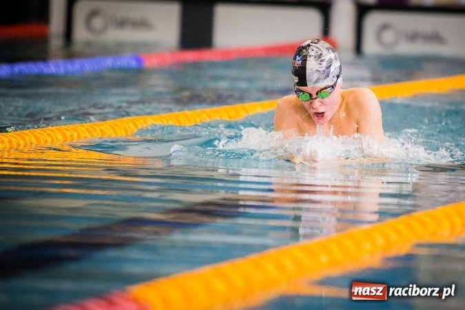 Zdjęcie w galerii na portalu naszraciborz.pl: Ze Śląska na Olimpijskie Areny - młodzi pływacy rywalizowali na pływalni SMS-u  wiadomości z regionu