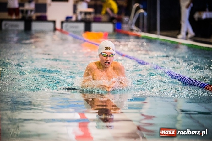Zdjęcie w galerii na portalu naszraciborz.pl: Ze Śląska na Olimpijskie Areny - młodzi pływacy rywalizowali na pływalni SMS-u  wiadomości z regionu
