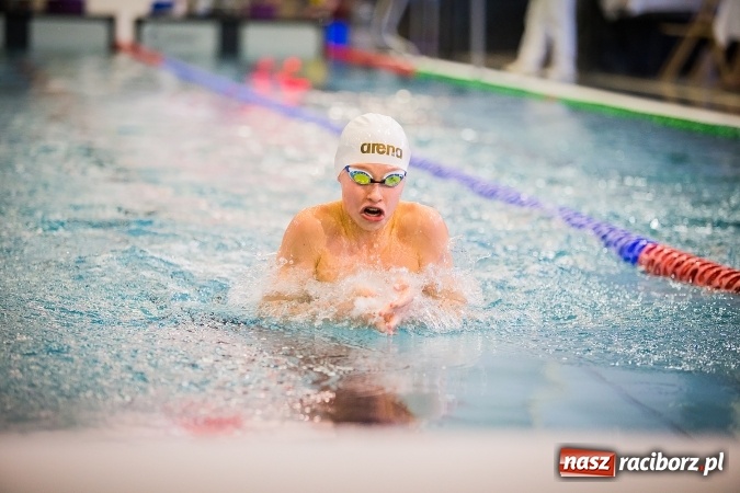 Zdjęcie w galerii na portalu naszraciborz.pl: Ze Śląska na Olimpijskie Areny - młodzi pływacy rywalizowali na pływalni SMS-u  wiadomości z regionu