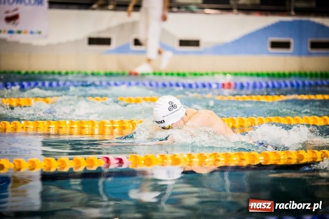 Zdjęcie w galerii na portalu naszraciborz.pl: Ze Śląska na Olimpijskie Areny - młodzi pływacy rywalizowali na pływalni SMS-u  wiadomości z regionu