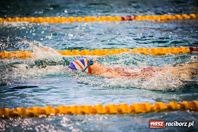 Zdjęcie w galerii na portalu naszraciborz.pl: Ze Śląska na Olimpijskie Areny - młodzi pływacy rywalizowali na pływalni SMS-u  wiadomości z regionu