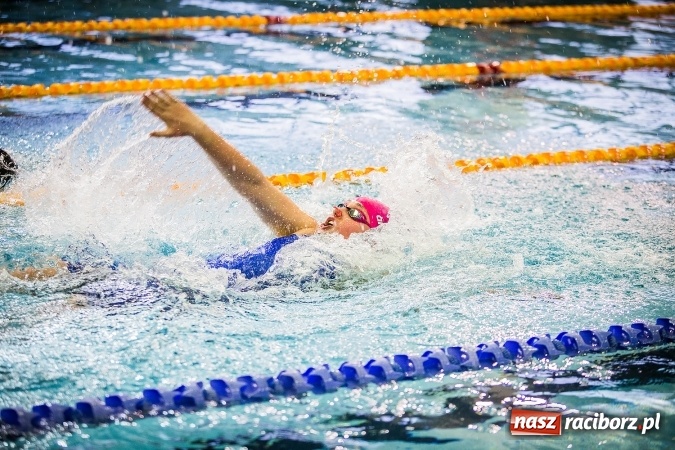 Zdjęcie w galerii na portalu naszraciborz.pl: Ze Śląska na Olimpijskie Areny - młodzi pływacy rywalizowali na pływalni SMS-u  wiadomości z regionu