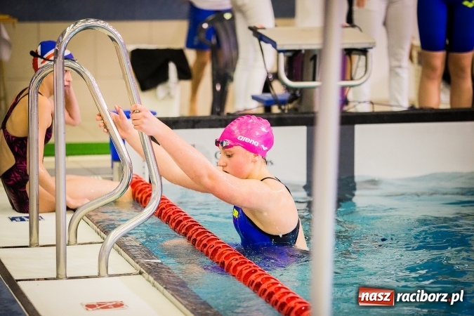 Zdjęcie w galerii na portalu naszraciborz.pl: Ze Śląska na Olimpijskie Areny - młodzi pływacy rywalizowali na pływalni SMS-u  wiadomości z regionu