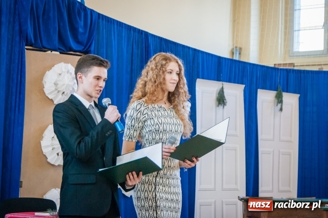 Zdjęcie w galerii na portalu naszraciborz.pl: W II LO obchodzono Dzień Patrona Szkoły wiadomości z regionu