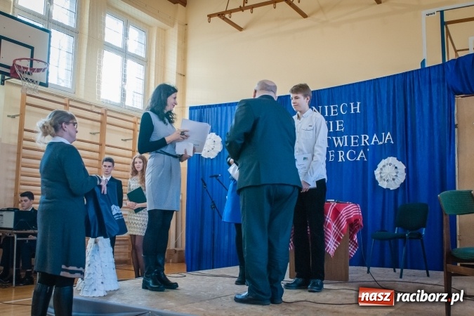 Zdjęcie w galerii na portalu naszraciborz.pl: W II LO obchodzono Dzień Patrona Szkoły wiadomości z regionu
