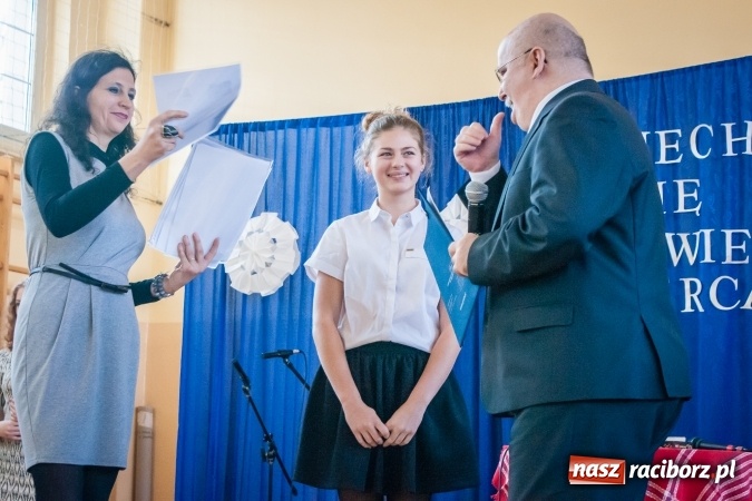 Zdjęcie w galerii na portalu naszraciborz.pl: W II LO obchodzono Dzień Patrona Szkoły wiadomości z regionu
