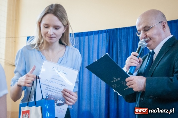 Zdjęcie w galerii na portalu naszraciborz.pl: W II LO obchodzono Dzień Patrona Szkoły wiadomości z regionu