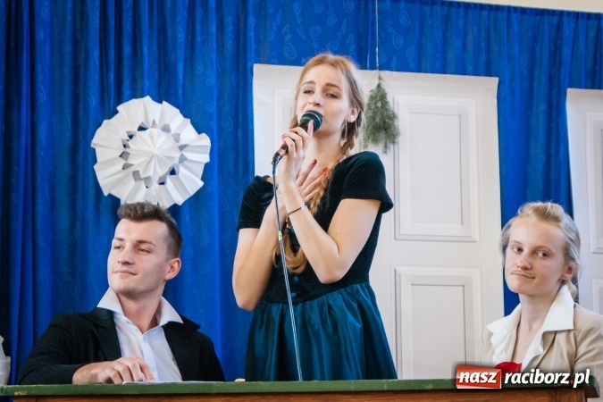 Zdjęcie w galerii na portalu naszraciborz.pl: W II LO obchodzono Dzień Patrona Szkoły wiadomości z regionu