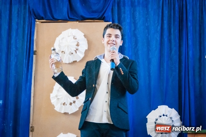 Zdjęcie w galerii na portalu naszraciborz.pl: W II LO obchodzono Dzień Patrona Szkoły wiadomości z regionu