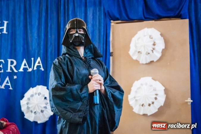 Zdjęcie w galerii na portalu naszraciborz.pl: W II LO obchodzono Dzień Patrona Szkoły wiadomości z regionu