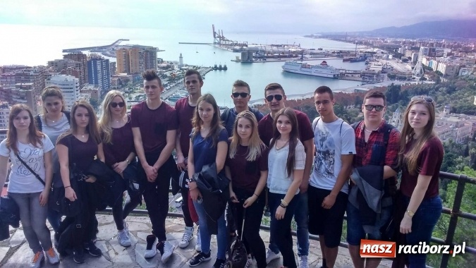 Zdjęcie w galerii na portalu naszraciborz.pl: Uczniowie z Raciborza przez miesiąc zdobywali doświadczenia w Hiszpanii  wiadomości z regionu