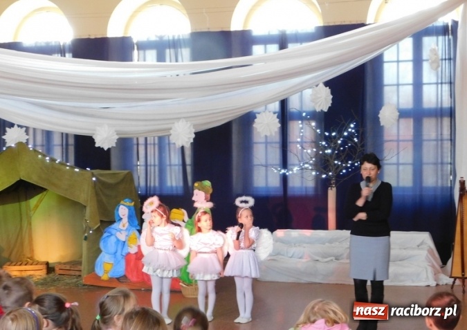 Zdjęcie w galerii na portalu naszraciborz.pl: Jest taki dzień, czyli Jasełka w SP 4  wiadomości z regionu