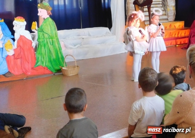 Zdjęcie w galerii na portalu naszraciborz.pl: Jest taki dzień, czyli Jasełka w SP 4  wiadomości z regionu