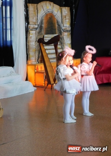 Zdjęcie w galerii na portalu naszraciborz.pl: Jest taki dzień, czyli Jasełka w SP 4  wiadomości z regionu