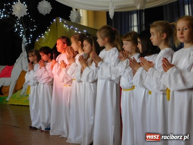 Zdjęcie w galerii na portalu naszraciborz.pl: Jest taki dzień, czyli Jasełka w SP 4  wiadomości z regionu