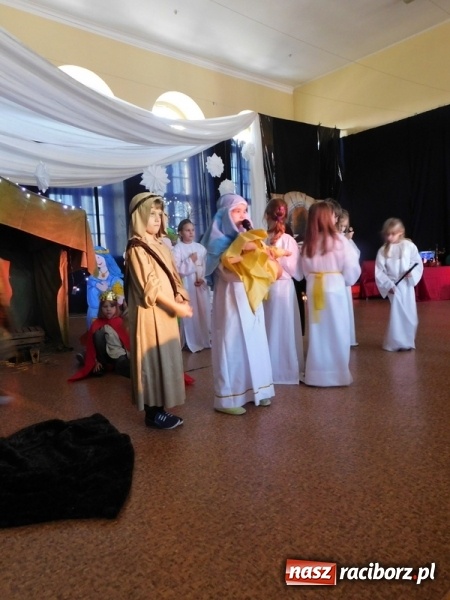 Zdjęcie w galerii na portalu naszraciborz.pl: Jest taki dzień, czyli Jasełka w SP 4  wiadomości z regionu