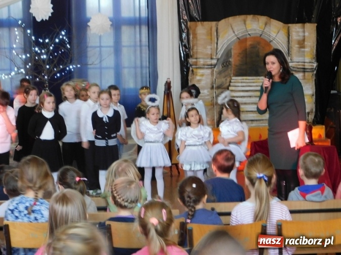Zdjęcie w galerii na portalu naszraciborz.pl: Jest taki dzień, czyli Jasełka w SP 4  wiadomości z regionu