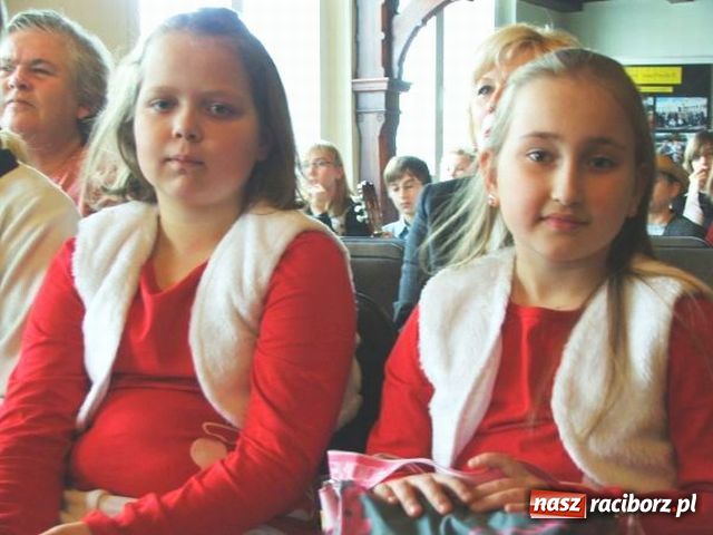 Zdjęcie w galerii na portalu naszraciborz.pl: Przybieżeli do... G5, a tam festiwal kolęd wiadomości z regionu