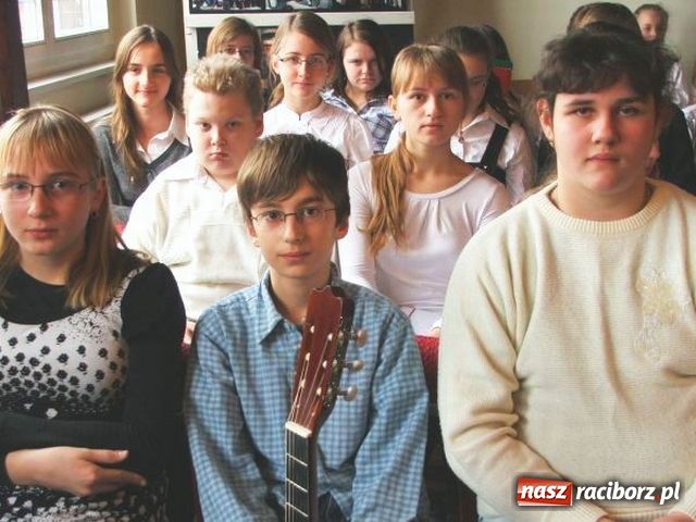 Zdjęcie w galerii na portalu naszraciborz.pl: Przybieżeli do... G5, a tam festiwal kolęd wiadomości z regionu