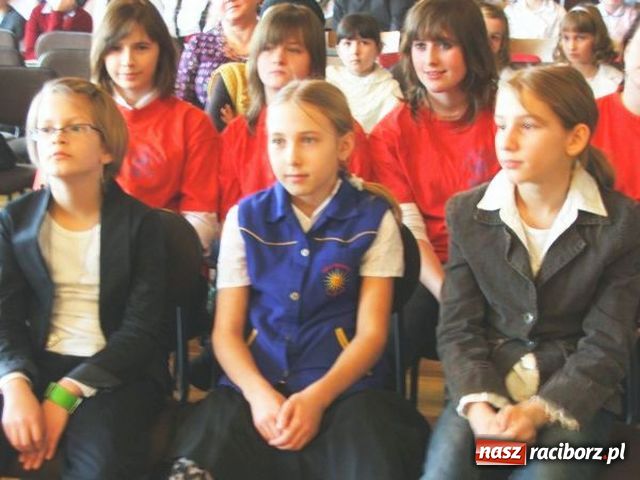 Zdjęcie w galerii na portalu naszraciborz.pl: Przybieżeli do... G5, a tam festiwal kolęd wiadomości z regionu