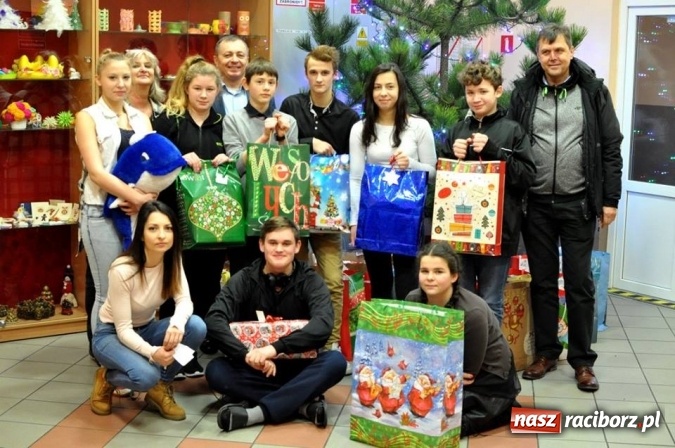 Zdjęcie w galerii na portalu naszraciborz.pl: Rafako S.A. przekazuje prezenty potrzebującym  wiadomości z regionu