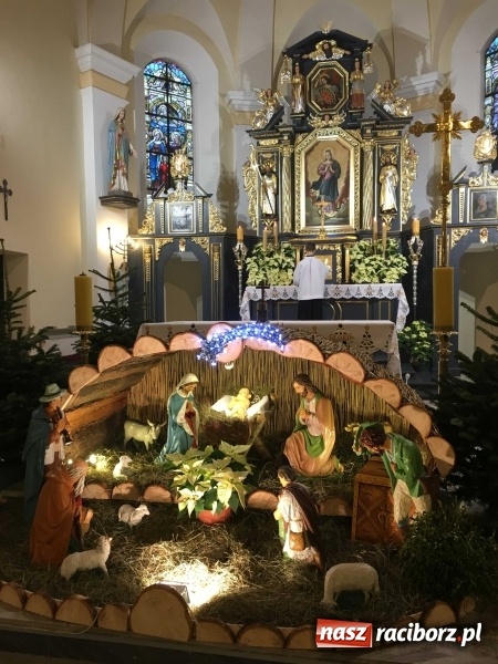 Zdjęcie w galerii na portalu naszraciborz.pl: Tak Jezus przyszedł na świat - żywa szopka w Brzeziu wiadomości z regionu