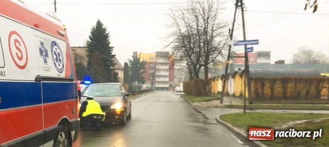 Zdjęcie w galerii na portalu naszraciborz.pl: Dachowanie volvo V70 oraz potrącenie pieszej na Wczasowej  wiadomości z regionu