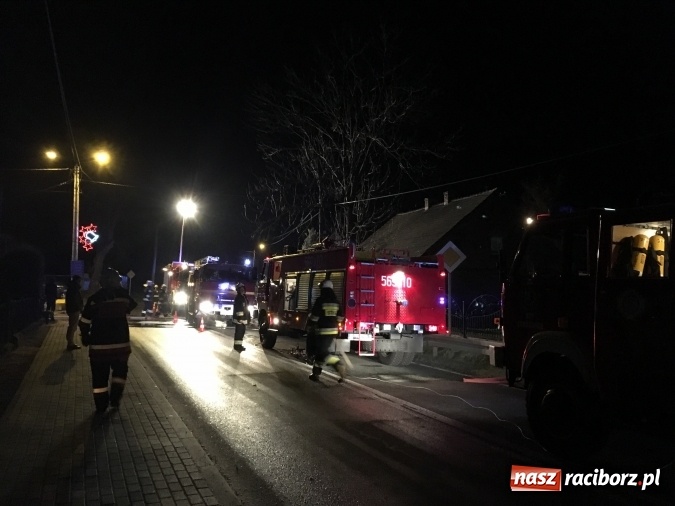 Zdjęcie w galerii na portalu naszraciborz.pl: Pożar na poddaszu domu w Rudzie Kozielskiej. W akcji zastępy z Raciborza oraz OSP z gminy Kuźnia Raciborska wiadomości z regionu