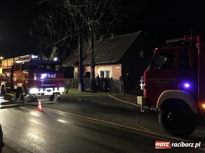Zdjęcie w galerii na portalu naszraciborz.pl: Pożar na poddaszu domu w Rudzie Kozielskiej. W akcji zastępy z Raciborza oraz OSP z gminy Kuźnia Raciborska wiadomości z regionu