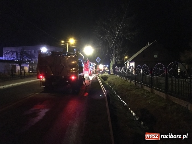 Zdjęcie w galerii na portalu naszraciborz.pl: Pożar na poddaszu domu w Rudzie Kozielskiej. W akcji zastępy z Raciborza oraz OSP z gminy Kuźnia Raciborska wiadomości z regionu