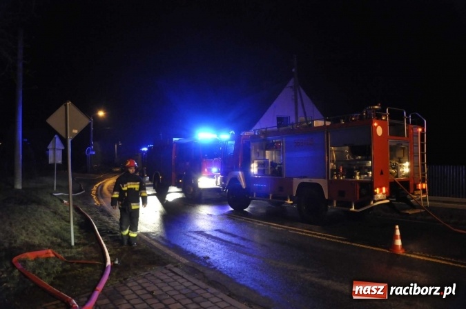 Zdjęcie w galerii na portalu naszraciborz.pl: Pożar na poddaszu domu w Rudzie Kozielskiej. W akcji zastępy z Raciborza oraz OSP z gminy Kuźnia Raciborska wiadomości z regionu