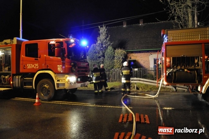 Zdjęcie w galerii na portalu naszraciborz.pl: Pożar na poddaszu domu w Rudzie Kozielskiej. W akcji zastępy z Raciborza oraz OSP z gminy Kuźnia Raciborska wiadomości z regionu