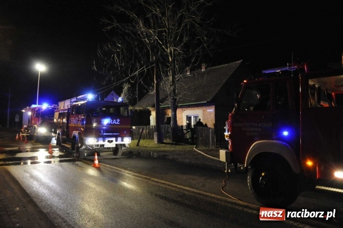Zdjęcie w galerii na portalu naszraciborz.pl: Pożar na poddaszu domu w Rudzie Kozielskiej. W akcji zastępy z Raciborza oraz OSP z gminy Kuźnia Raciborska wiadomości z regionu