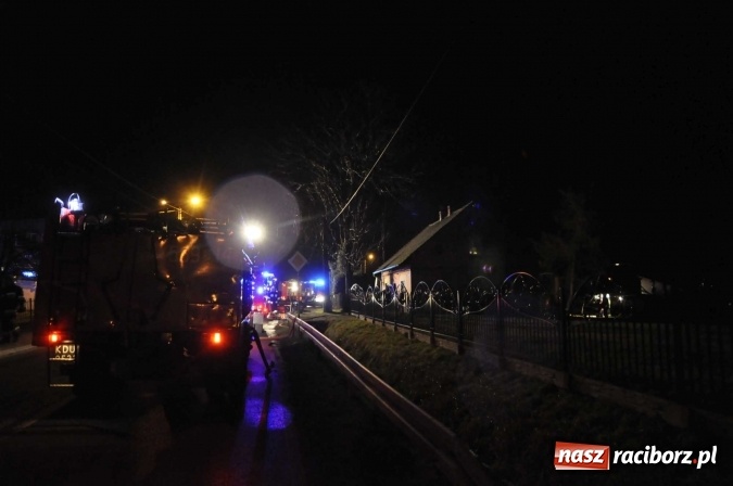 Zdjęcie w galerii na portalu naszraciborz.pl: Pożar na poddaszu domu w Rudzie Kozielskiej. W akcji zastępy z Raciborza oraz OSP z gminy Kuźnia Raciborska wiadomości z regionu