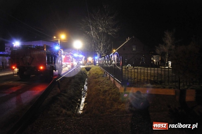 Zdjęcie w galerii na portalu naszraciborz.pl: Pożar na poddaszu domu w Rudzie Kozielskiej. W akcji zastępy z Raciborza oraz OSP z gminy Kuźnia Raciborska wiadomości z regionu