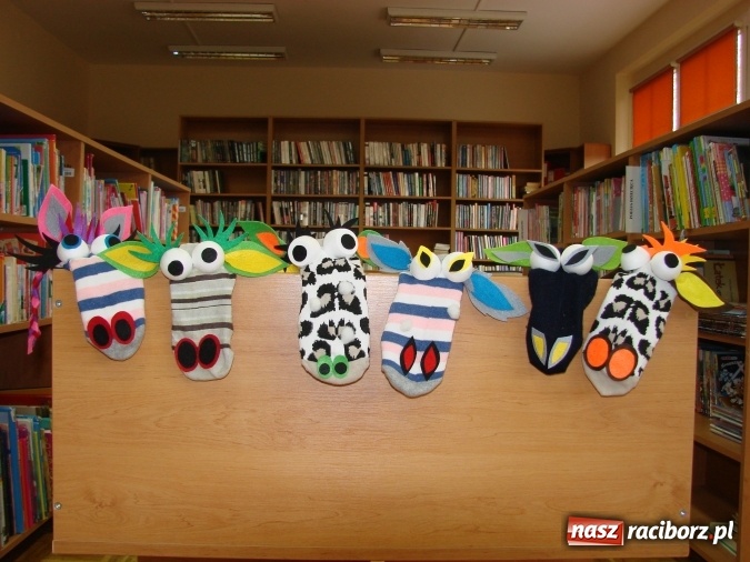 Zdjęcie w galerii na portalu naszraciborz.pl: Smocze Boże Narodzenie w bibliotece w Ocicach wiadomości z regionu