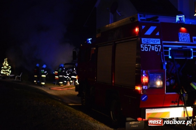 Zdjęcie w galerii na portalu naszraciborz.pl: W Bieńkowicach przy ulicy Raciborskiej spłonęło BMW wiadomości z regionu
